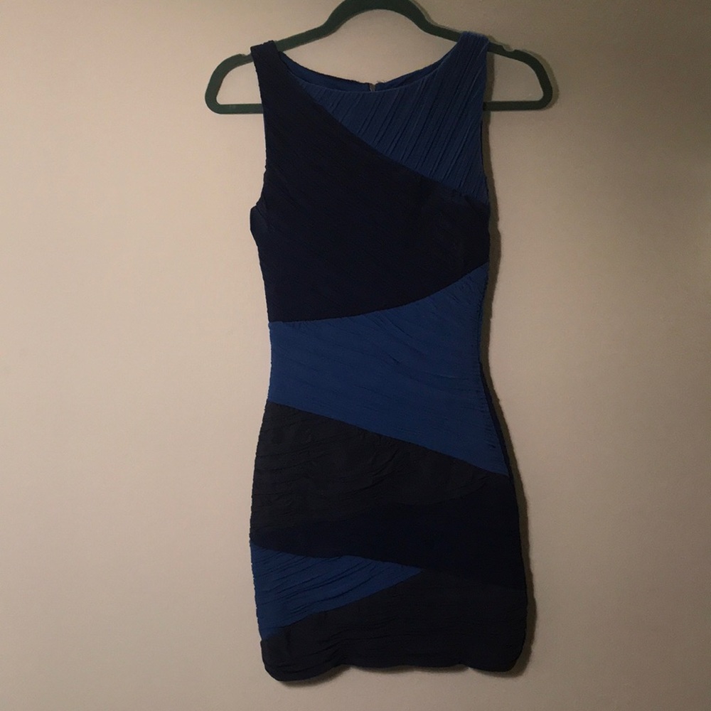 Super sexy size XSP BCBG Max Azria ruched dress